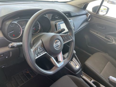 Used 2022 Nissan Versa S w/ Trunk Package FWD image 10