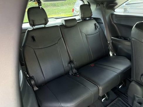 Used 2026 Toyota Sienna Limited FWD image 18