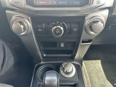 Used 2016 Toyota 4Runner SR5 AWD/4WD image 17