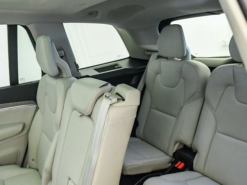 Certified 2025 Volvo XC90 T8 Ultra w/ Protection Package Premier AWD/4WD image 20
