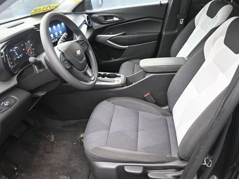 Used 2024 Chevrolet Trax LS image 14