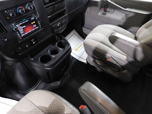 Used 2017 GMC Savana 2500 RWD image 55