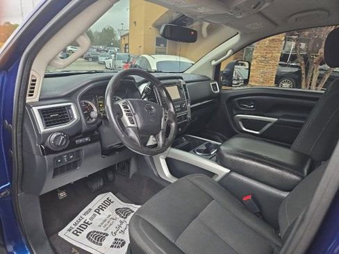 Used 2017 Nissan Titan SV image 13