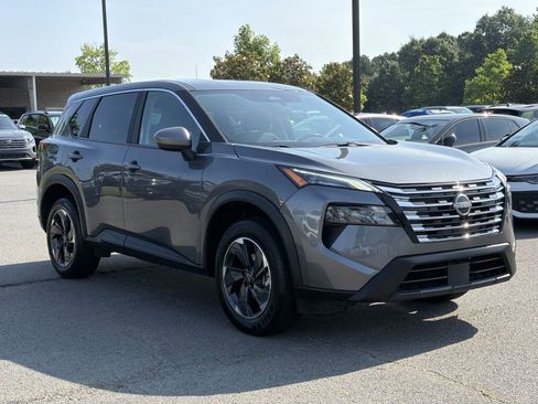Used 2025 Nissan Rogue SV FWD image 7