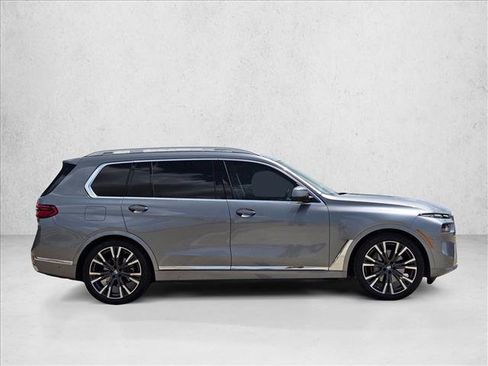 Used 2025 BMW X7 xDrive40i w/ Premium Package AWD/4WD image 4