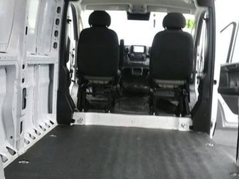 Used 2025 RAM ProMaster 2500 w/ Convenience Group image 12