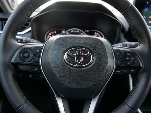 Used 2023 Toyota RAV4 XLE Premium image 25