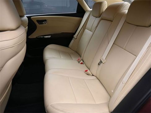 Used 2015 Toyota Avalon XLE image 12