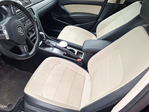 Used 2015 Volkswagen Passat TDI SE image 3