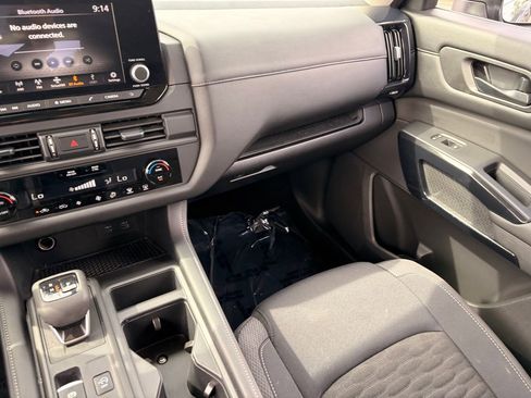 Used 2025 Nissan Pathfinder S AWD/4WD image 20