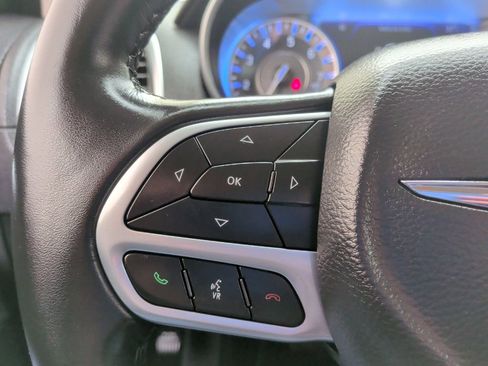 Used 2022 Chrysler 300 Touring w/ Sport Appearance Package image 21