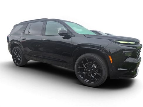 Used 2025 Chevrolet Traverse RS w/ LPO, Floor Liner Package FWD image 2