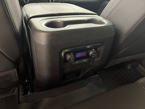 Used 2025 Chevrolet Tahoe LT AWD/4WD image 19