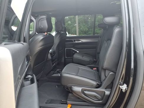 New 2026 Jeep Grand Wagoneer L Limited AWD/4WD image 16