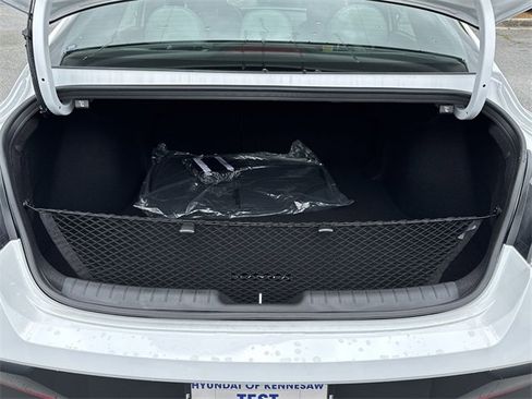 New 2025 Hyundai Elantra Limited image 14