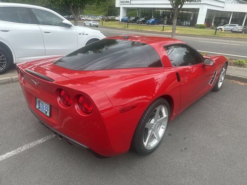 Used 2005 Chevrolet Corvette Coupe w/ Preferred Equipment Group RWD image 10