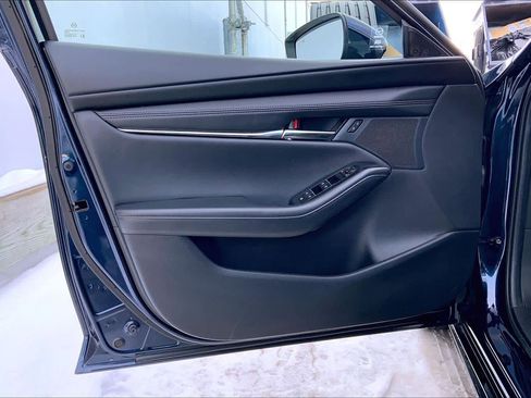 Used 2024 MAZDA MAZDA3 s image 22