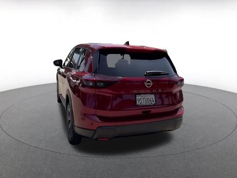 Used 2025 Nissan Rogue SV FWD image 11