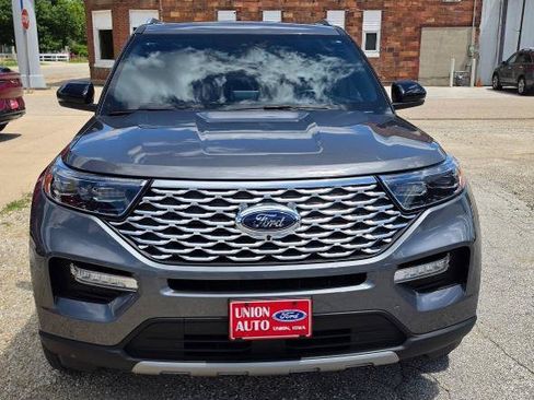 Certified 2023 Ford Explorer Platinum w/ Technology Package AWD/4WD image 3