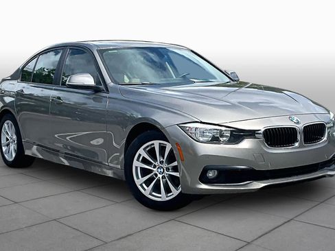 Used 2017 BMW 320i Sedan RWD image 3