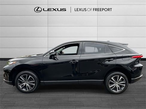 Used 2023 Toyota Venza LE image 5