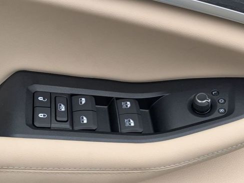 New 2025 Jeep Grand Cherokee Limited w/ Luxury Tech Group II AWD/4WD image 18
