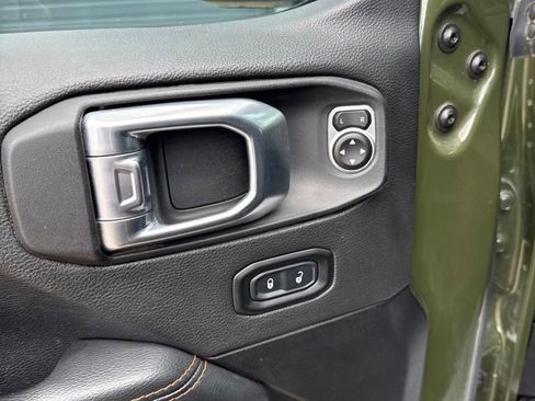 Used 2022 Jeep Gladiator Mojave w/ LED Lighting Group AWD/4WD image 12