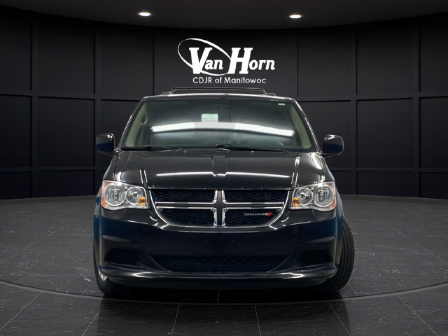 Used 2016 Dodge Grand Caravan SXT FWD image 2
