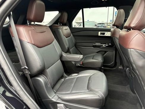 Used 2023 Ford Explorer Platinum w/ Technology Package image 10