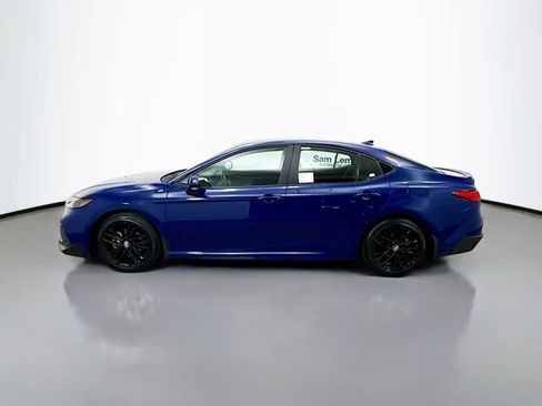 Used 2026 Toyota Camry SE w/ Convenience Package FWD image 4