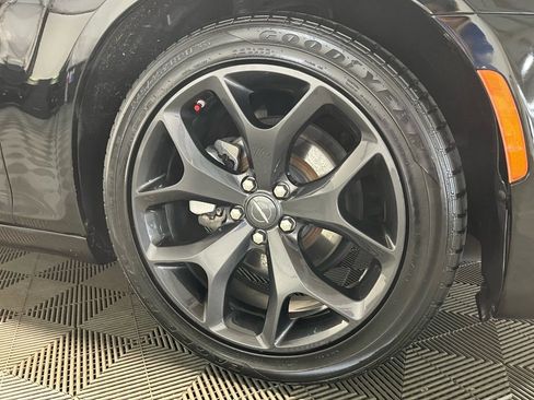 Used 2022 Chrysler 300 S image 3