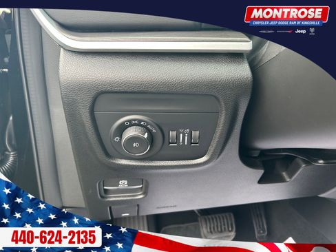 New 2025 Jeep Grand Cherokee Limited w/ Black Appearance Package image 13