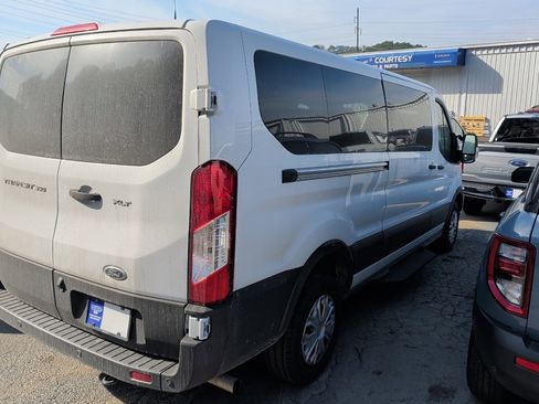 Used 2024 Ford Transit 350 XLT image 3