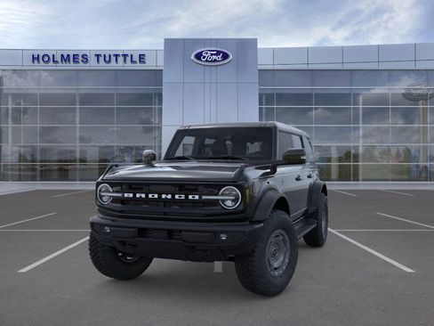 New 2025 Ford Bronco Outer Banks w/ Sasquatch Package image 2