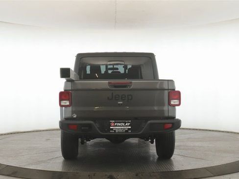 Used 2024 Jeep Gladiator Sport image 11