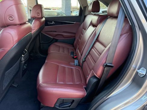 Used 2017 Kia Sorento SX FWD image 38