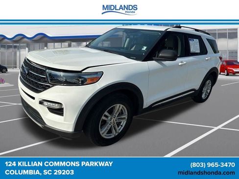 Used 2023 Ford Explorer XLT w/ Equipment Group 202A RWD image 3