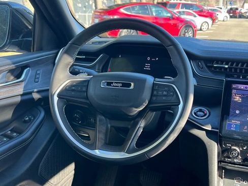 Used 2024 Jeep Grand Cherokee L Limited w/ Luxury Tech Group II image 15