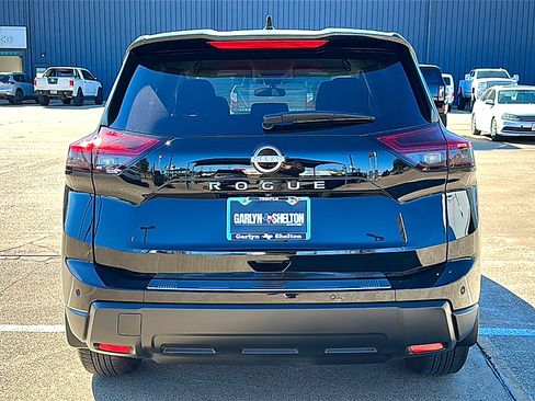 Certified 2025 Nissan Rogue SV image 7