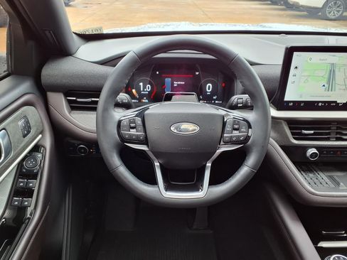Used 2025 Ford Explorer Platinum w/ Ultimate Package RWD image 17