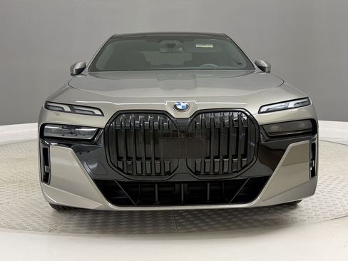 Used 2023 BMW 740i RWD image 6