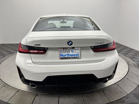 Used 2025 BMW 330i xDrive Sedan w/ M Sport Package image 15