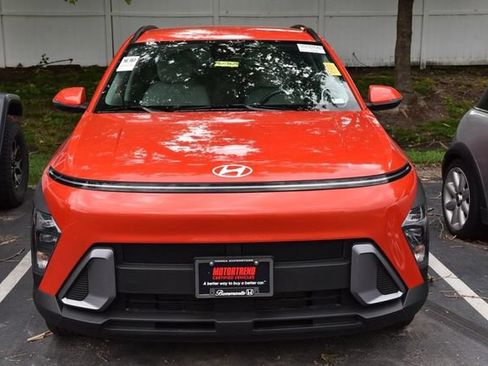 Used 2024 Hyundai Kona SEL FWD image 3