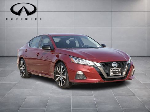 Used 2019 Nissan Altima 2.5 SR FWD image 3