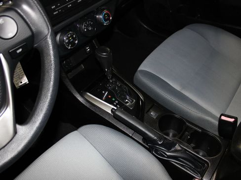 Used 2014 Toyota Corolla L FWD image 15