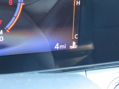 New 2026 Chevrolet Trax LT w/ Sunroof Package image 18