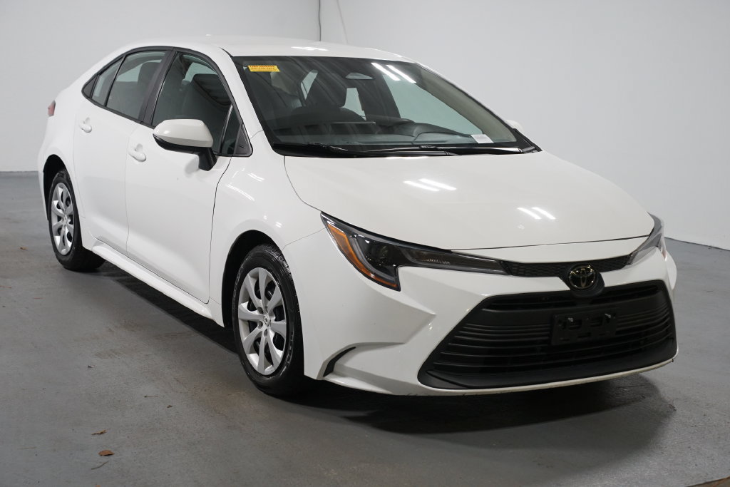 Certified 2024 Toyota Corolla LE FWD image 3