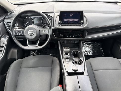Used 2024 Nissan Rogue S AWD/4WD image 2