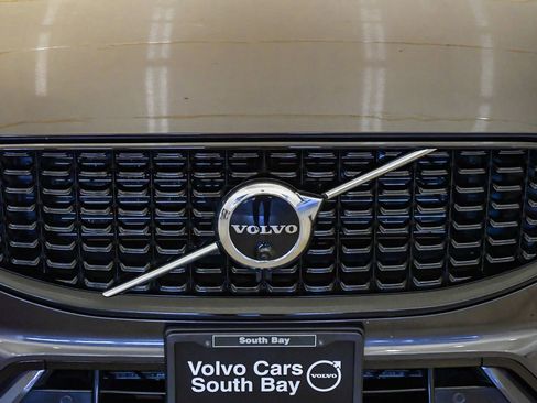 Certified 2023 Volvo XC60 B5 Plus w/ Climate Package AWD/4WD image 8