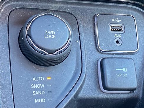 Used 2018 Jeep Compass Limited image 15